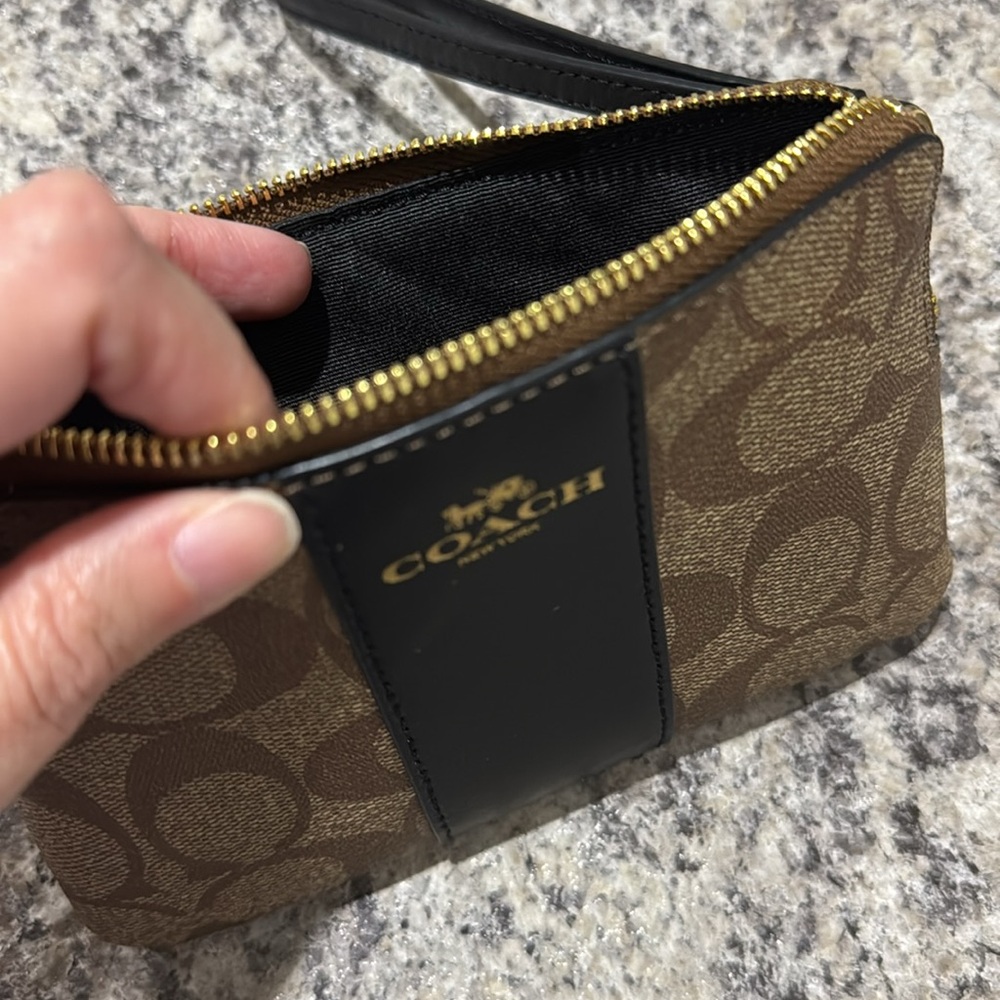 Coach Women’s Leather Corner Zip Wristlet In Signature Canvas With Black Stripe - Picture 8 of 12